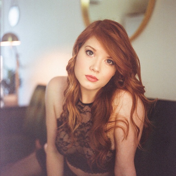 Meet your Posher, Amber - Picture 1 of 1